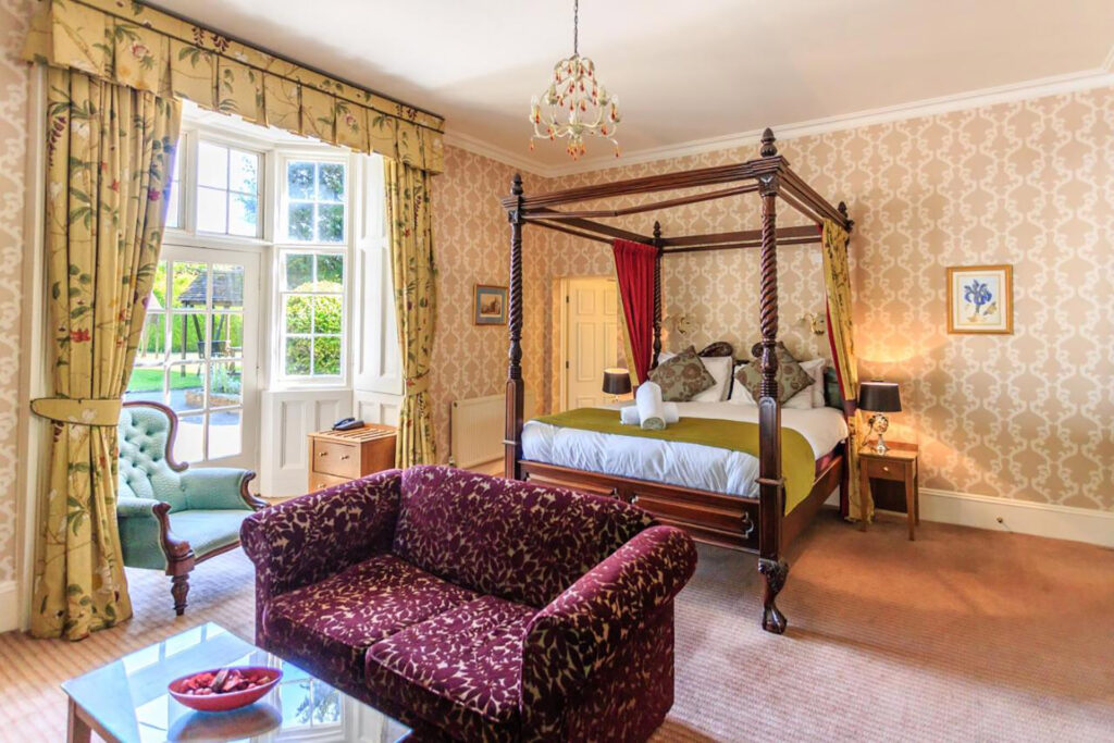 Charlecote Pheasant Hotel